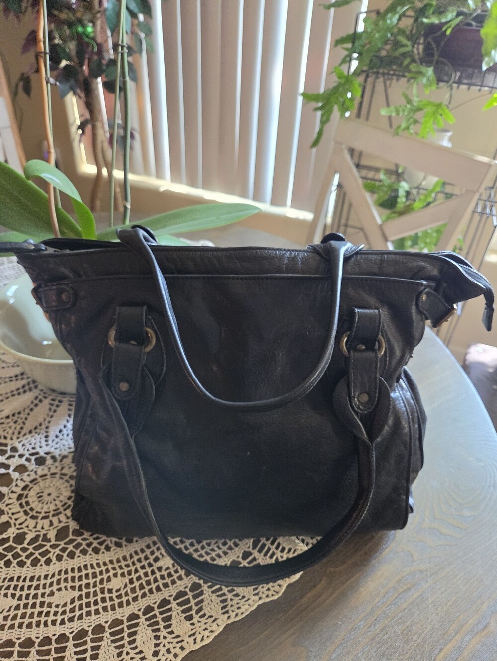 SUNDANCE• Black Soft Leather Shoulder Bag Made In PORTUGAL🖤🧡